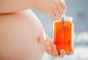 نقش خوردن عسل در بارداری
